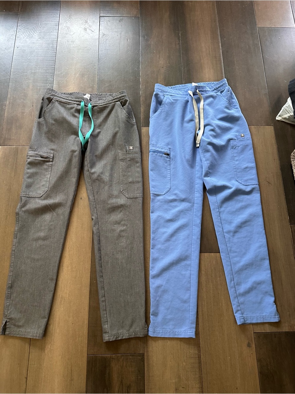 Figs women's Periwinkle Blue and Gray Cargo scrub  pants XXS